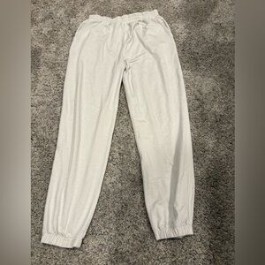 Vuori. Performance jogger. Sand color. Size small.